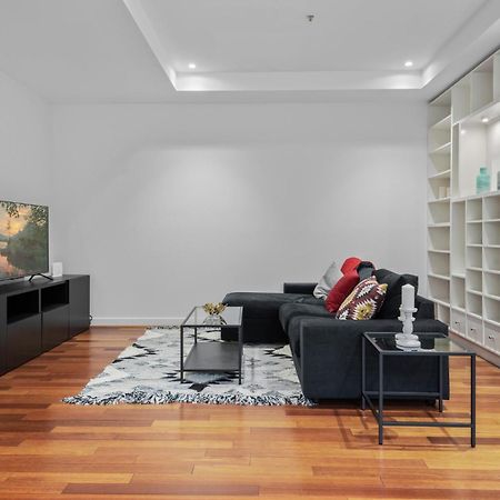 Stylish And Spacious 2-Bed Apartment メルボルン エクステリア 写真